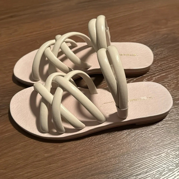 Intentionally Blank Flat Sandals Leather Women's Sz 6 - Picture 3 of 7